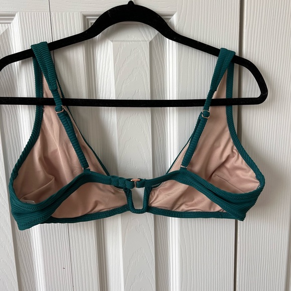 Shade and Shore Green Swim Top - Picture 2 of 3